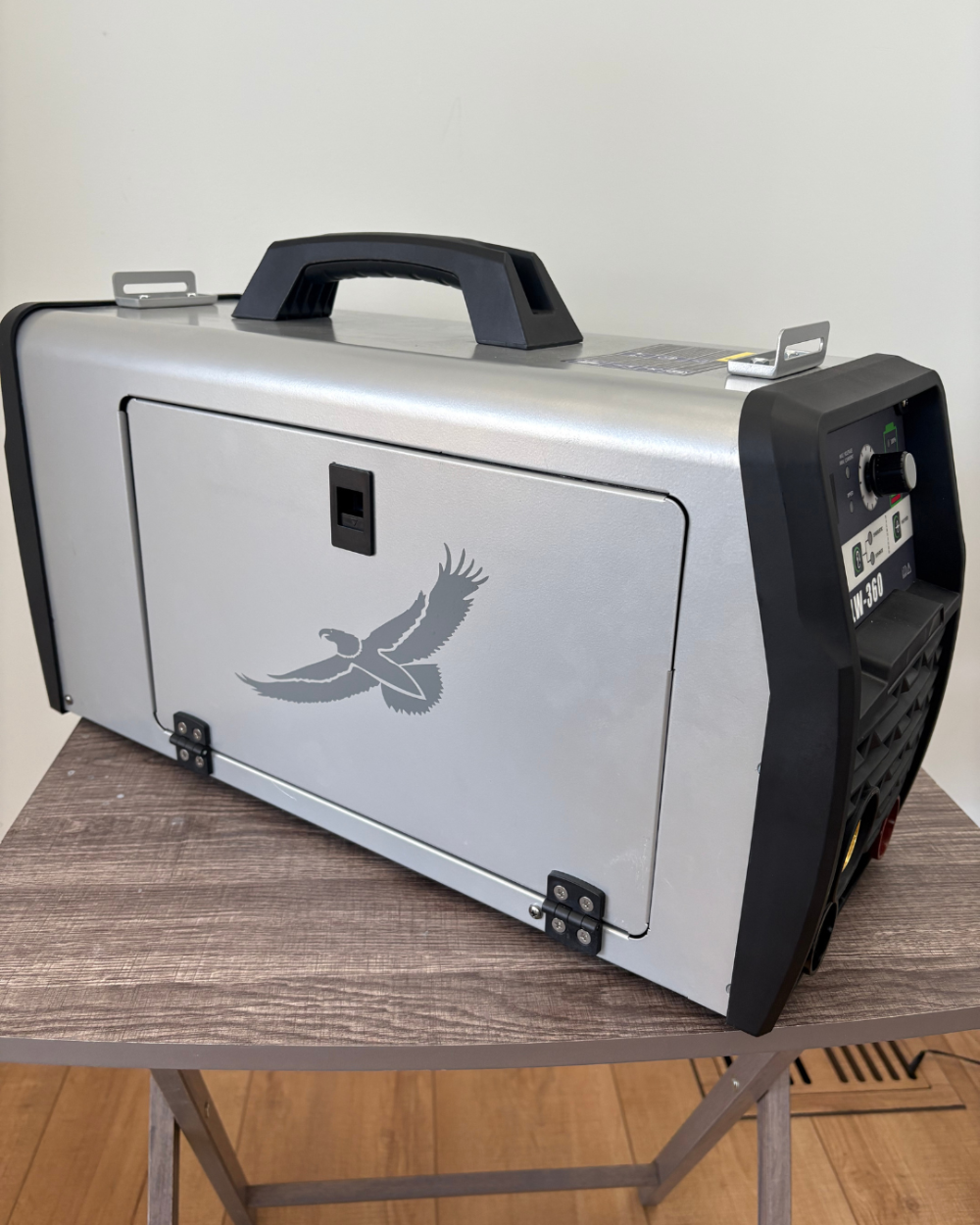 Eagle-EA40205M-battery-powered-mig-welder-portable2